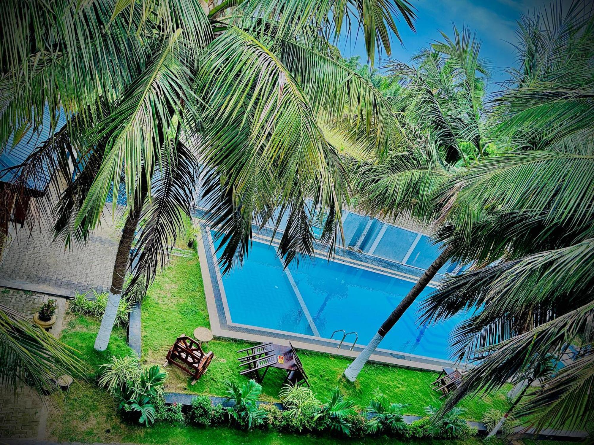 Nilaveli Hybrid Holiday Hotel Exterior foto