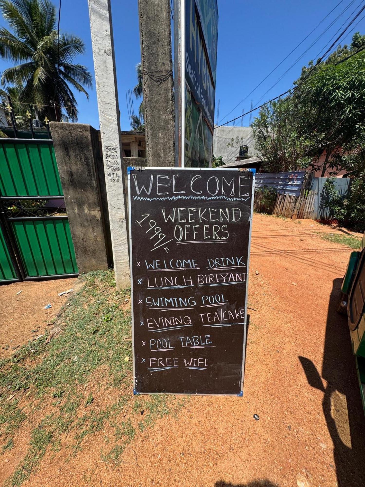 Nilaveli Hybrid Holiday Hotel Exterior foto